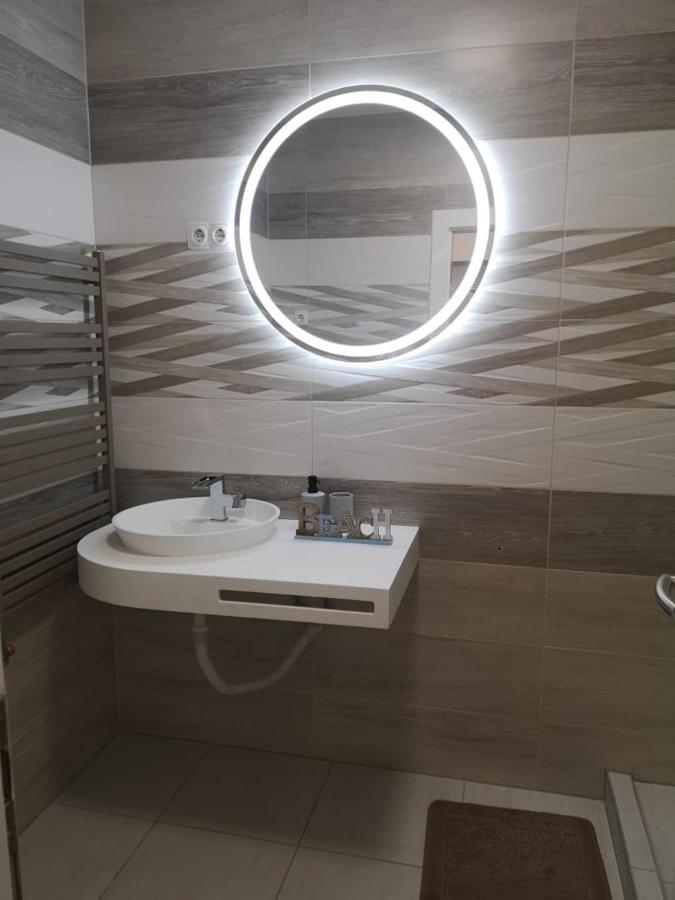 Relax Beach Apartman Hajduszoboszlo Exterior photo