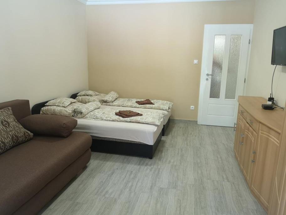 Relax Beach Apartman Hajduszoboszlo Exterior photo